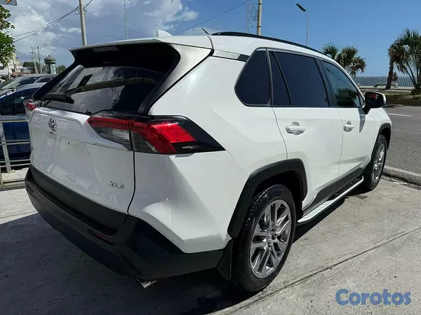 jeepetas y camionetas - Toyota RAV4 XLE 2021 10