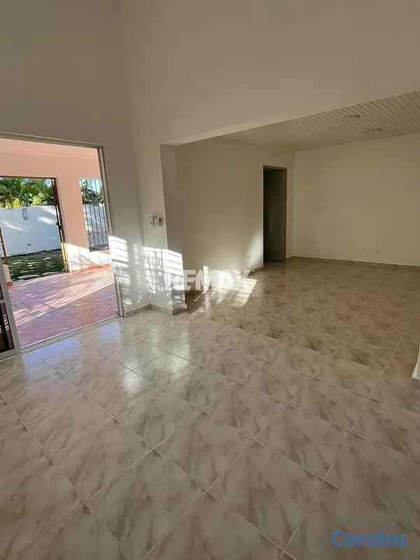 casas - Casa de 3 habitaciones 2.5 baños en alquiler en Ar 7