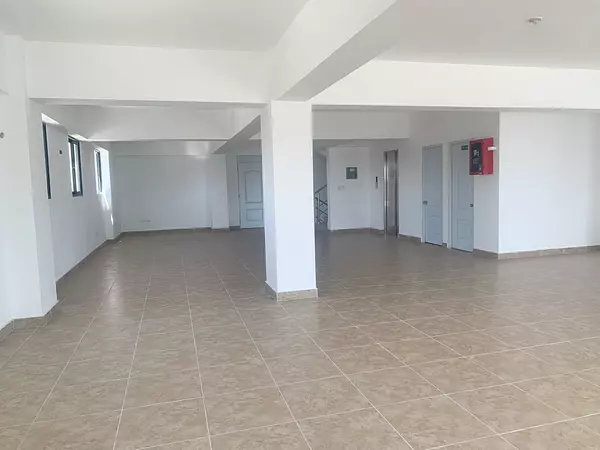 oficinas y locales comerciales - Local céntrico en Arroyo hondo viejo  3