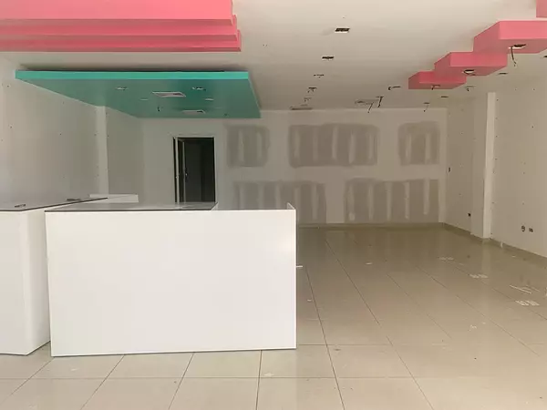 oficinas y locales comerciales - De oportunidad Primer nivel 2