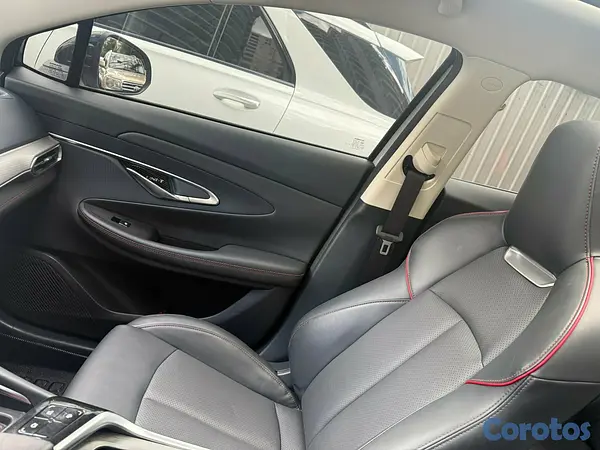 jeepetas y camionetas - Vendo Changan Unit T 2023 gris atomico como nueva 11