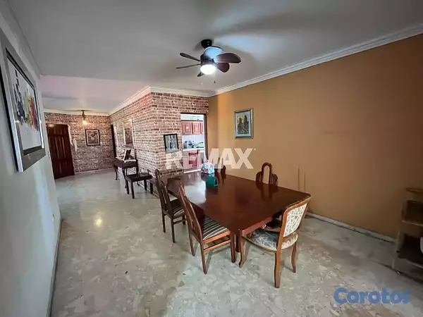 apartamentos - Venta de un apartamento amplio ubicado en Ensanche 8
