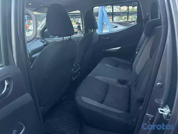 jeepetas y camionetas - Nissan frontier xe 2023 9
