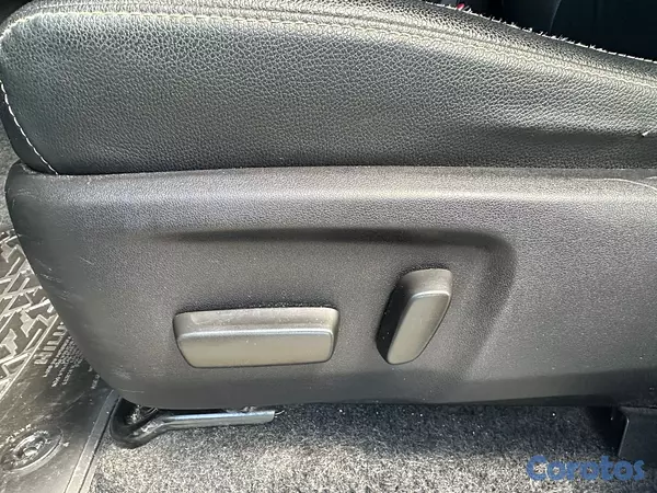 jeepetas y camionetas - Toyota hilux srv 2022 7