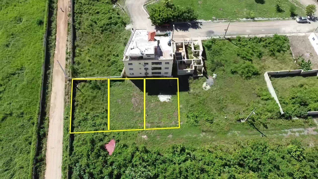 solares y terrenos - VENDO Solares en Residencial Petropolis  7