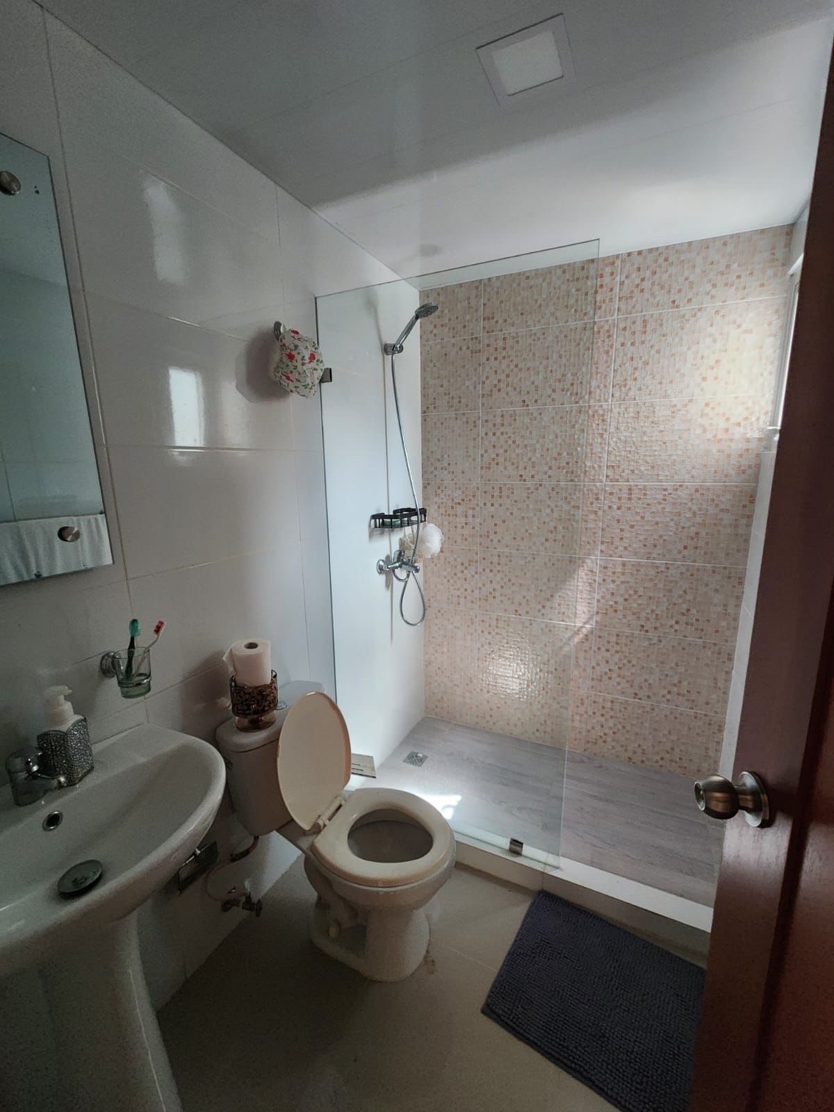 apartamentos - vendo un primer nivel en Gurabo  4