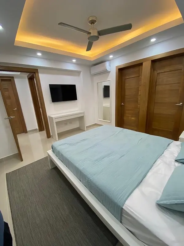 apartamentos - Zona Universitaria, D.N.Apto 100 mts 4to nivel (ascensor)2 HabUS  7