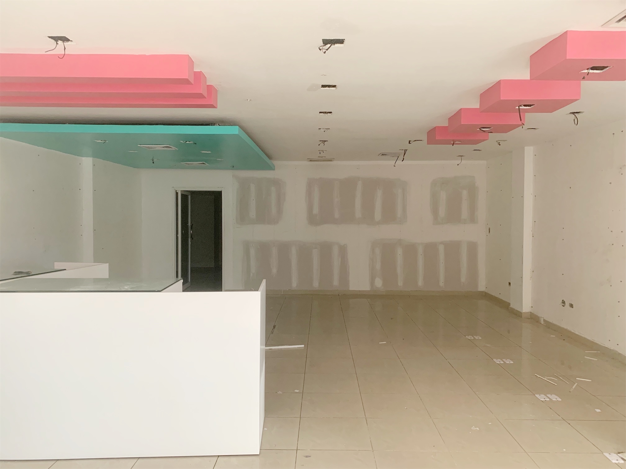 oficinas y locales comerciales - De oportunidad Primer nivel 2