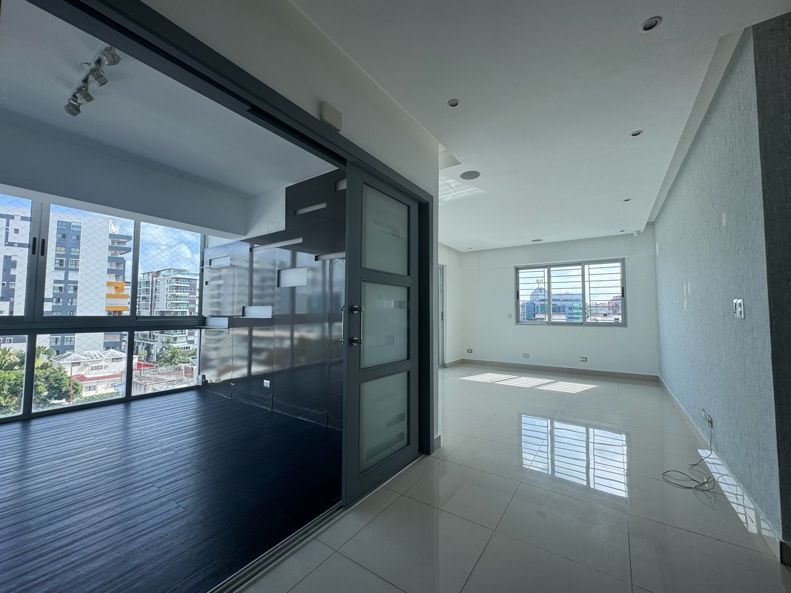 apartamentos - Apto Alquiler En Naco 6-A 210 metros con 3 habitac 2