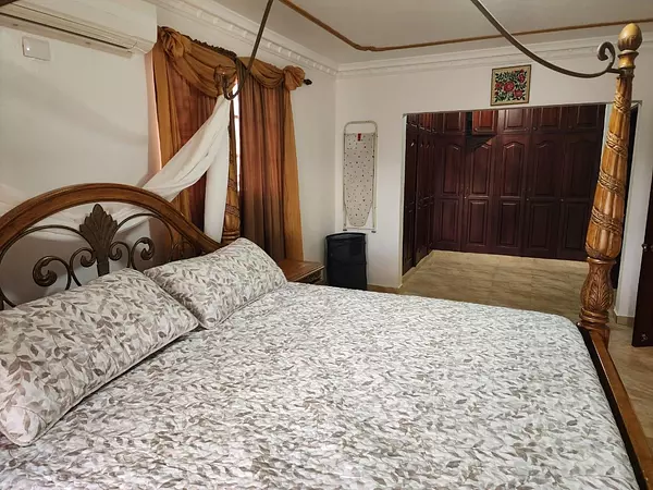casas - Casa en Venta en Jardines del Norte, Santiago – 4 Hab, 2 Niveles 3