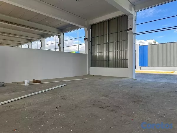 oficinas y locales comerciales - Nave en alquiler Autopista las Americas  5