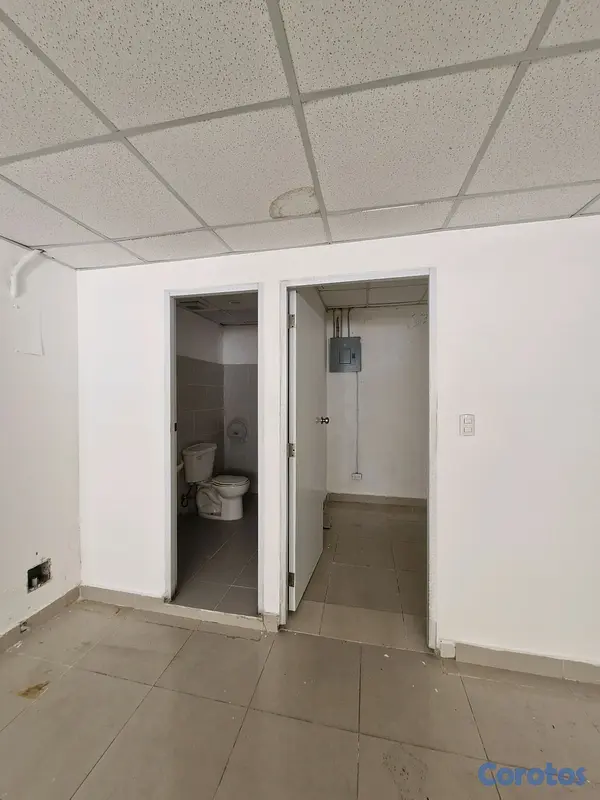 oficinas y locales comerciales - Local comercial primer nivel en Naco 3
