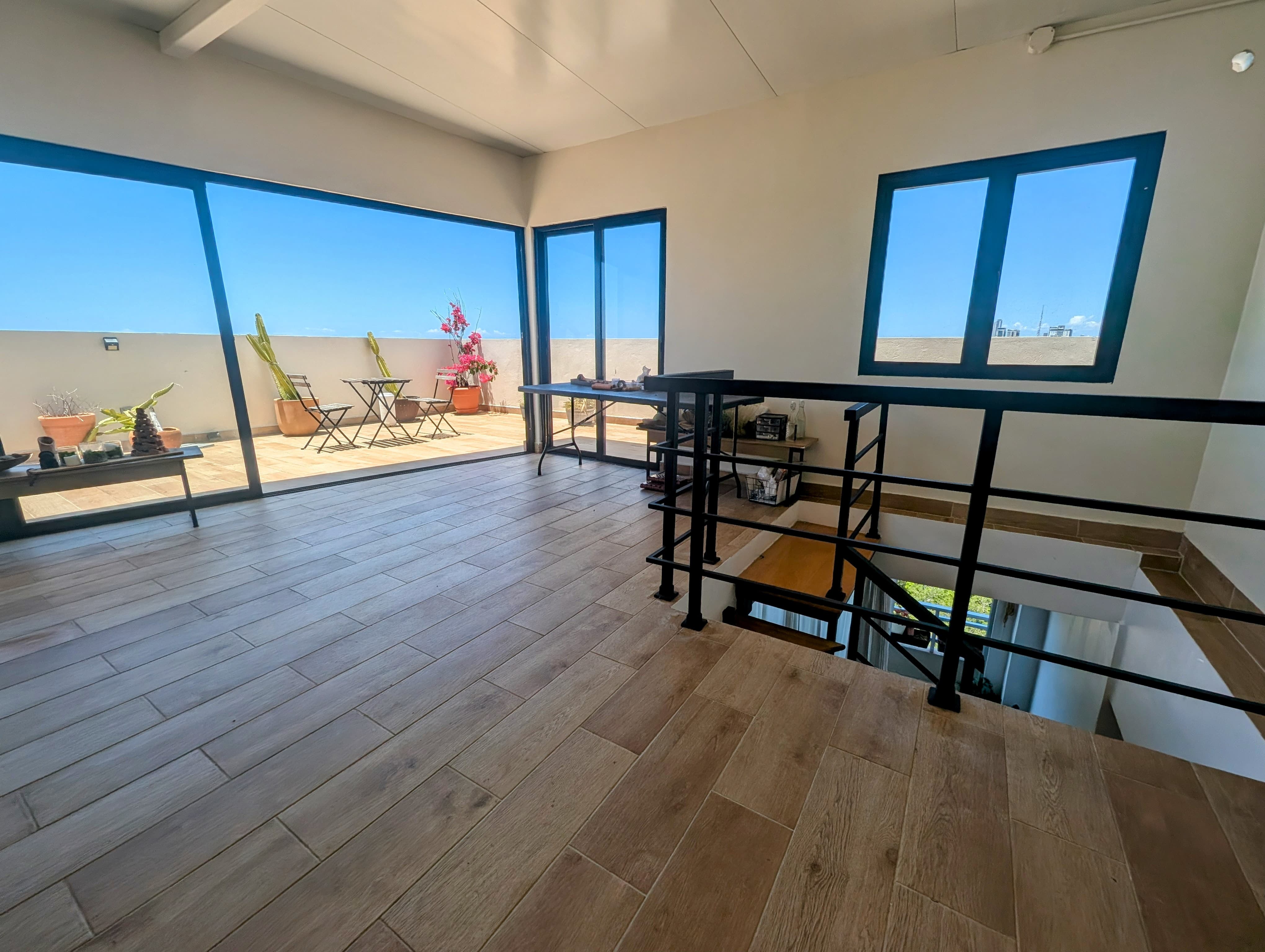 apartamentos - Se vende moderno Penthouse con vista al mar en la zona Universitaria  7