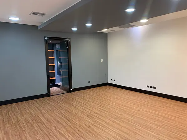 oficinas y locales comerciales - Local en zona exclusiva y céntrica Naco 7