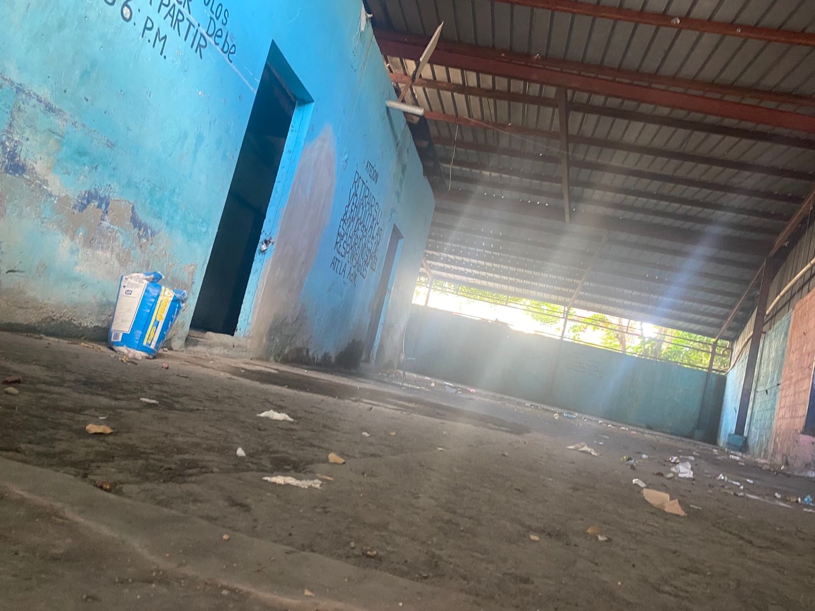 solares y terrenos - nave comercial  2
