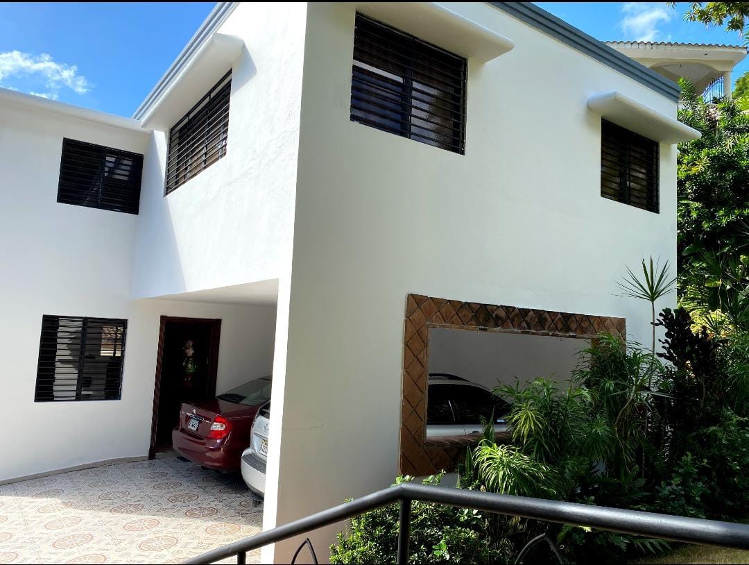 casas - Casa en venta en Cerros de Arroyo Hondo  0
