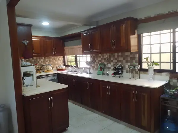 casas - Se Alquila Casa Amueblada en Altos de Arroyo Hondo III,  próximo al Jardín Botán 8