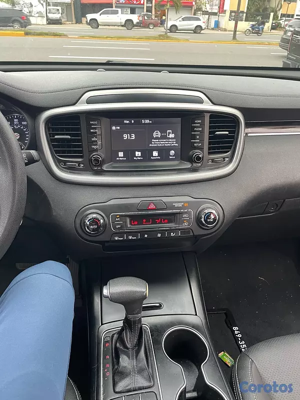 jeepetas y camionetas - Kia Sorento LX 2019 AWD 8