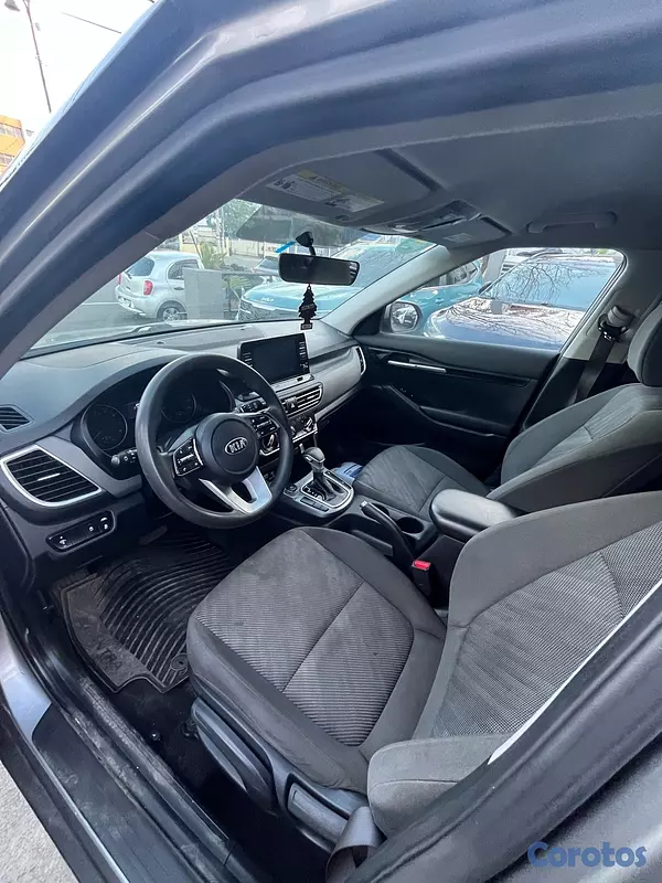 jeepetas y camionetas - Kia Seltos LX AWD 2021 4