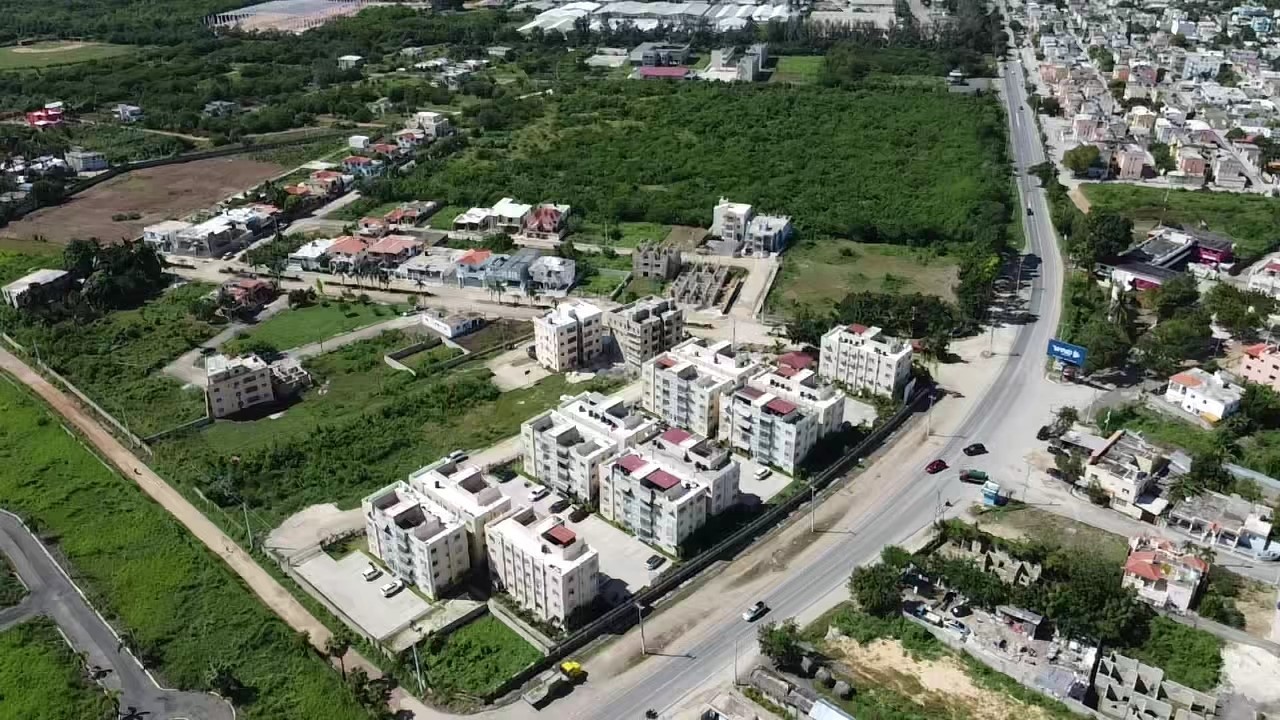 solares y terrenos - VENDO Solares en Residencial Petropolis  9