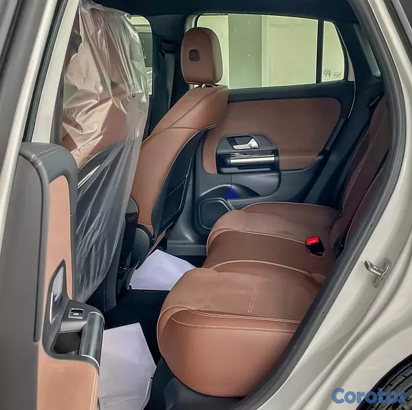 jeepetas y camionetas - Mercedes-Benz Clase GLA 200 AMG LINE 9