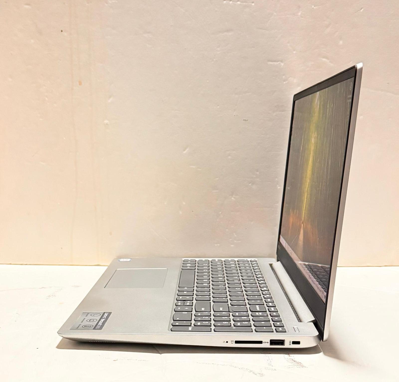 computadoras y laptops - Laptop Lenovo IdeaPad 330s 15,6" FHD, i5 8th gen 2