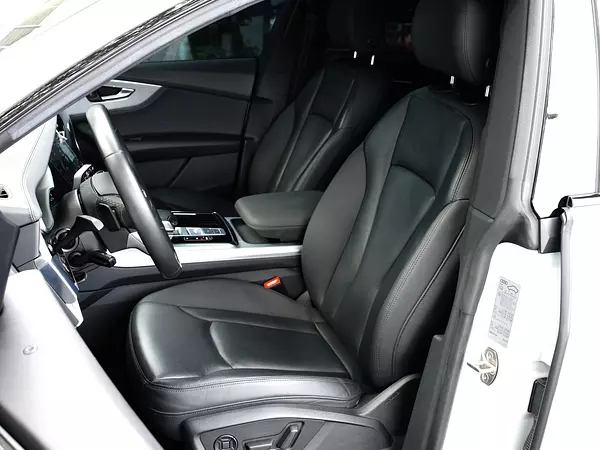 carros - Audi Q8 2021 6