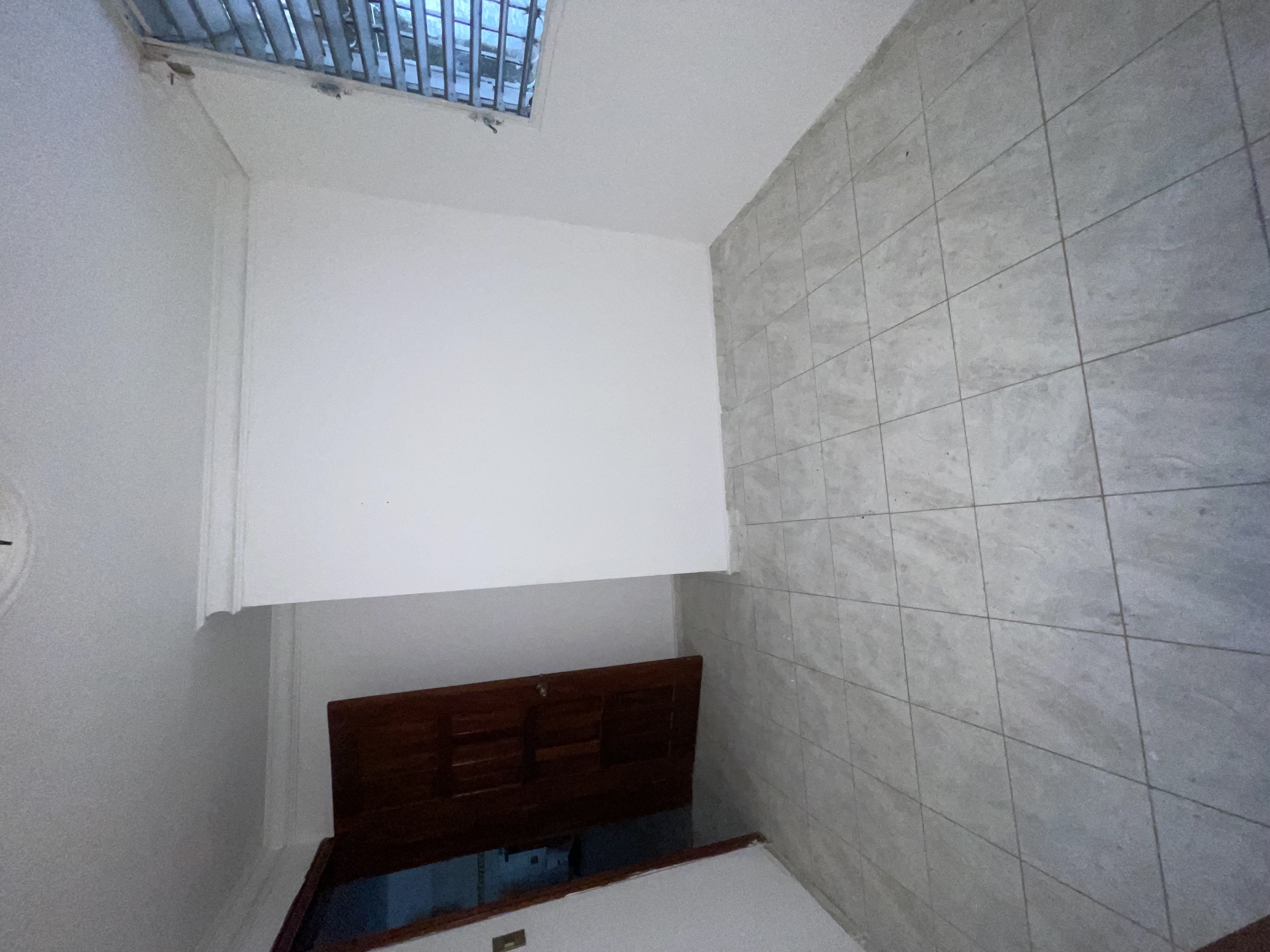 casas - SE ALQUILA CASA PRÓXIMO A LA AVE. 27 de FEBRERO 1