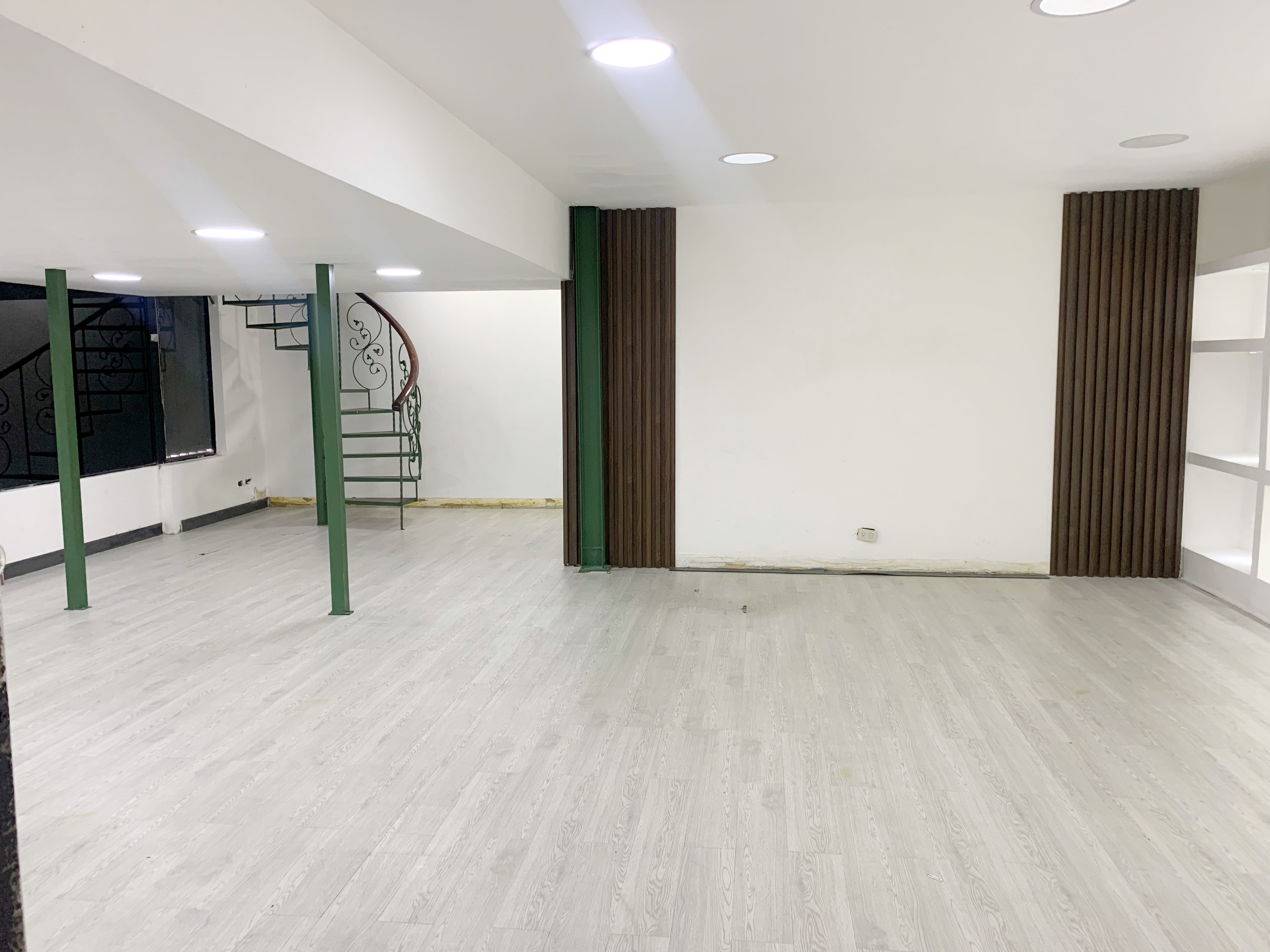 oficinas y locales comerciales - Local en Piantini  3