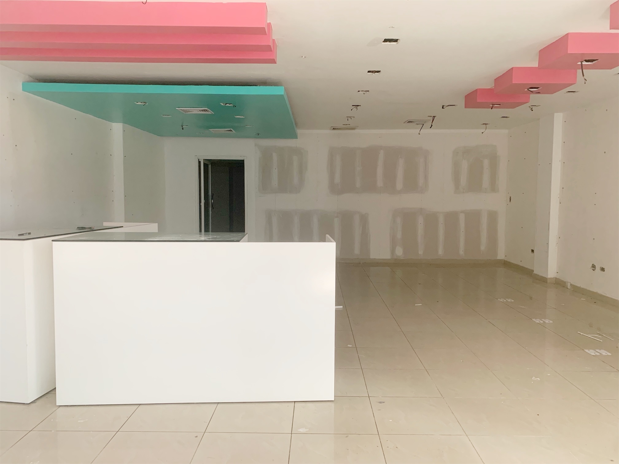 oficinas y locales comerciales - De oportunidad Primer nivel 4