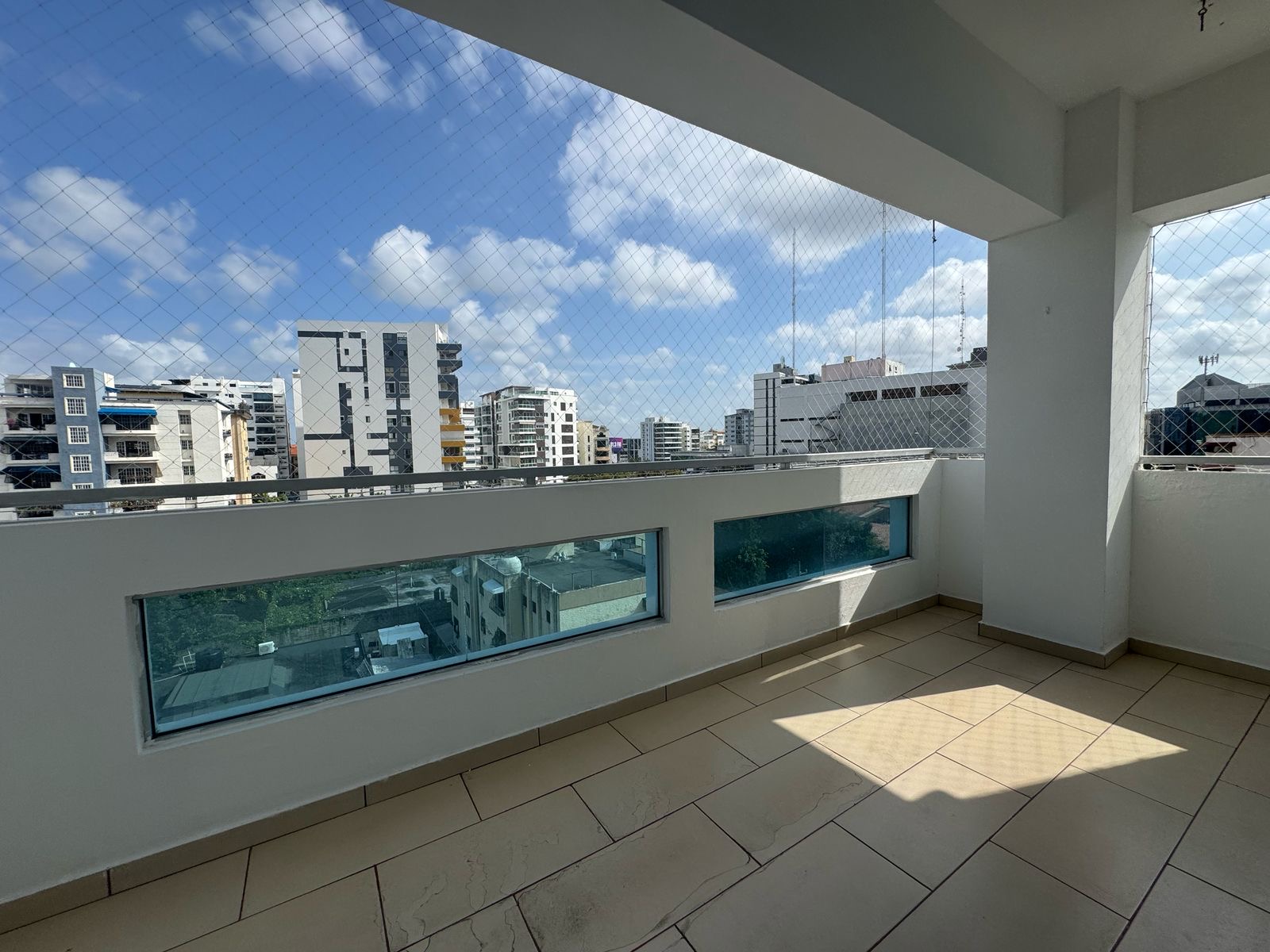 apartamentos - Apto Alquiler En Naco 6-A 210 metros con 3 habitac 4