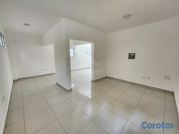 oficinas y locales comerciales - EDIFICIO COMERCIAL LOS JARDINES METROPOLITANOS STG 10