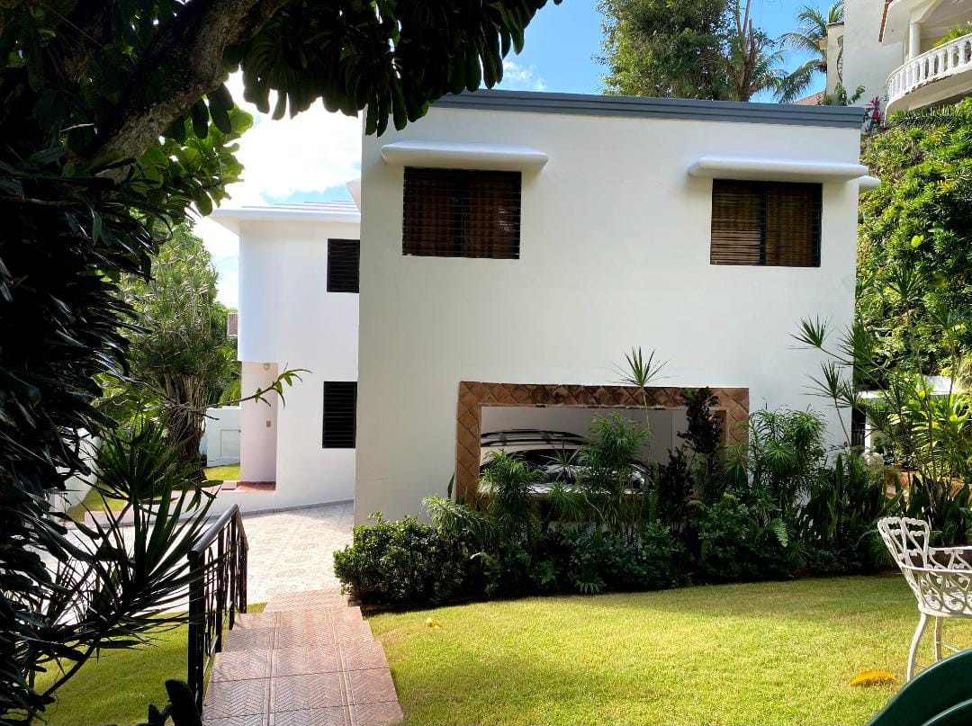 casas - Casa en venta en Cerros de Arroyo Hondo  2