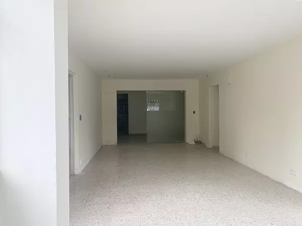 oficinas y locales comerciales - Alquiler propiedad comercial en Evaristo  5