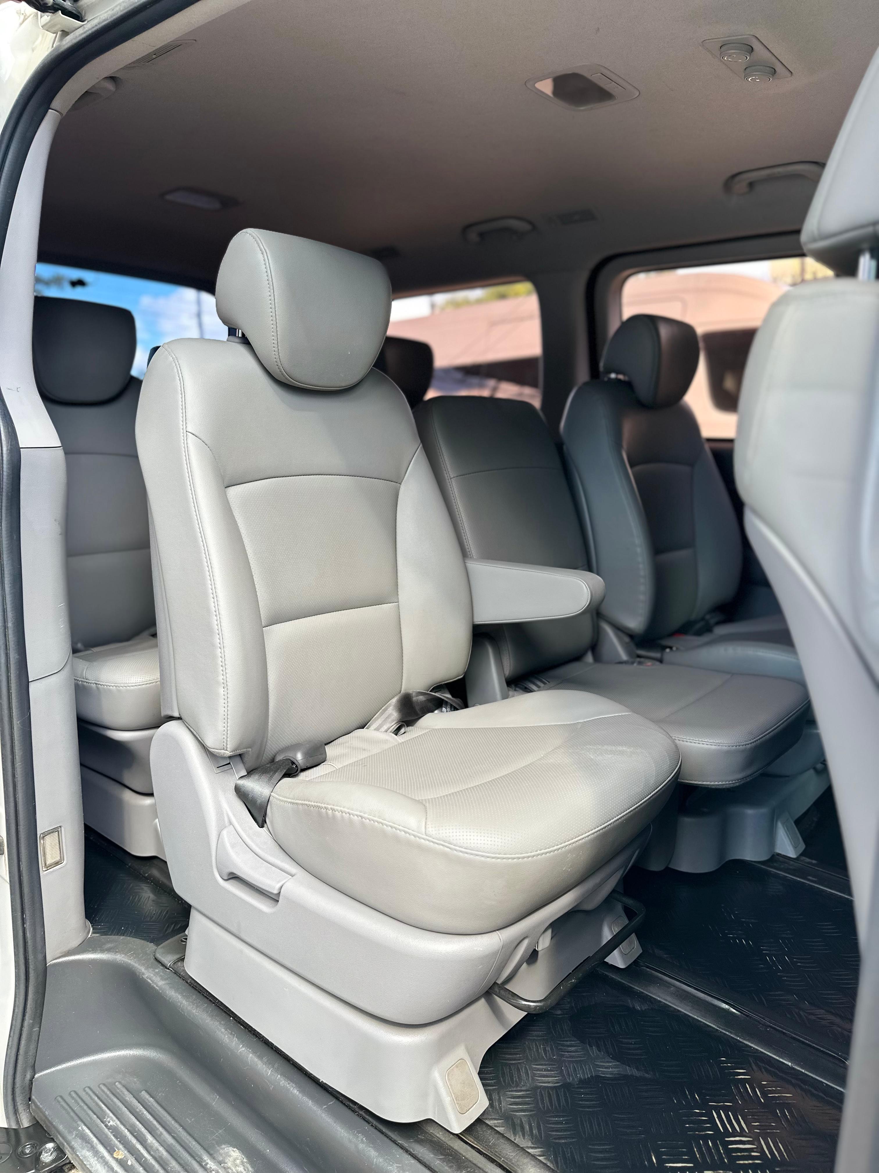 jeepetas y camionetas - 2019 HYUNDAI GRAND STAREX 12 PASAJEROS 5