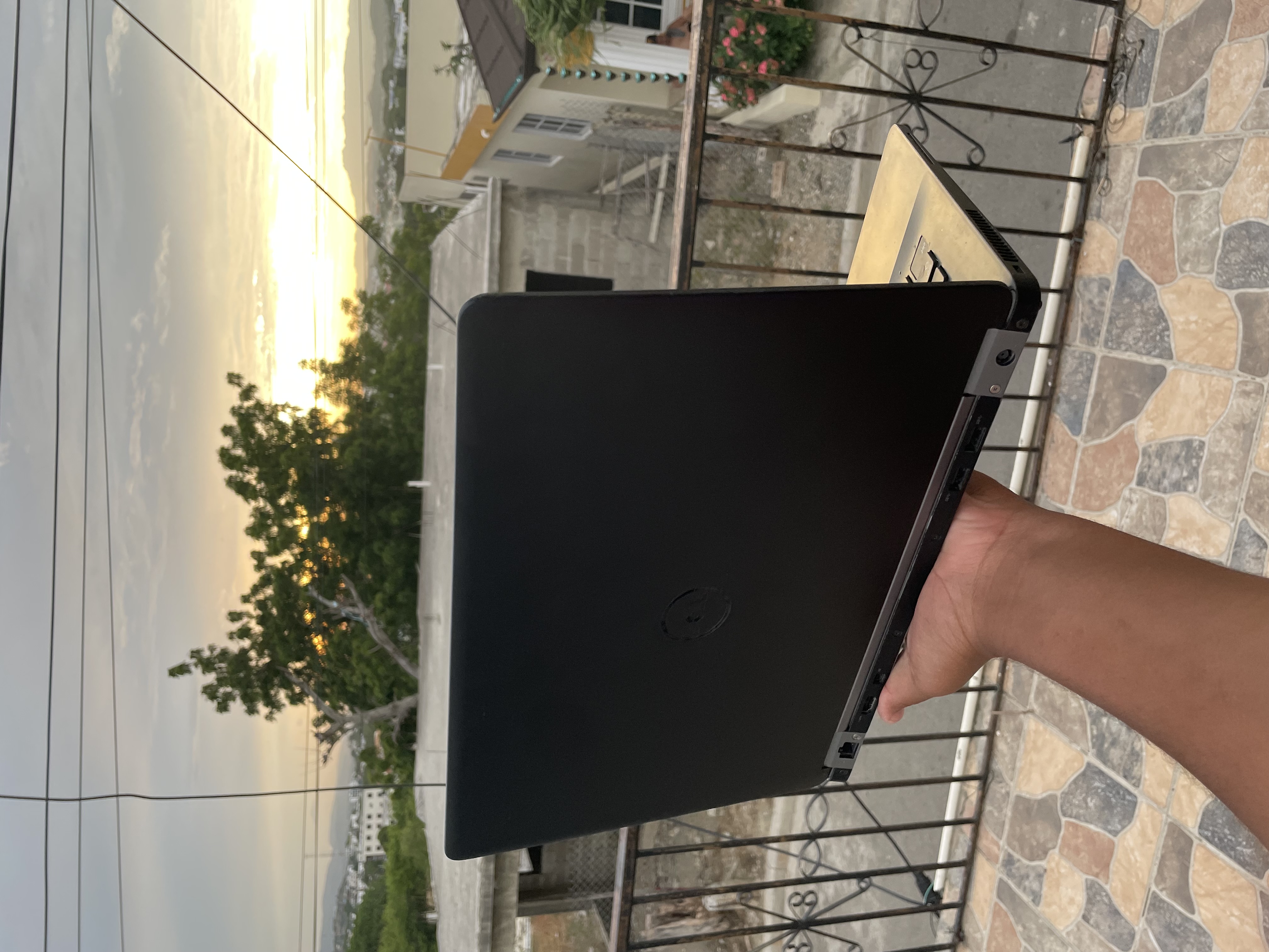 computadoras y laptops - Laptop Dell Latitude 1