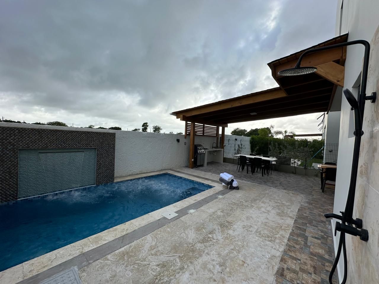 casas vacacionales y villas - Villa de 3 Habitaciones con Piscina y Terraza 206482 1