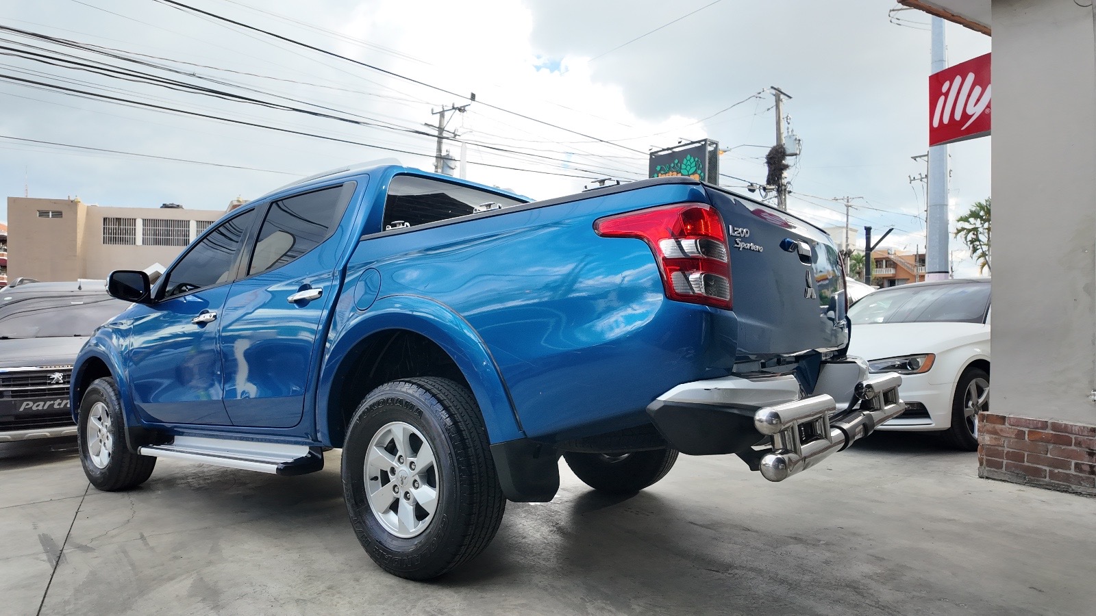 jeepetas y camionetas - MITSUBISHI L200 2016 3