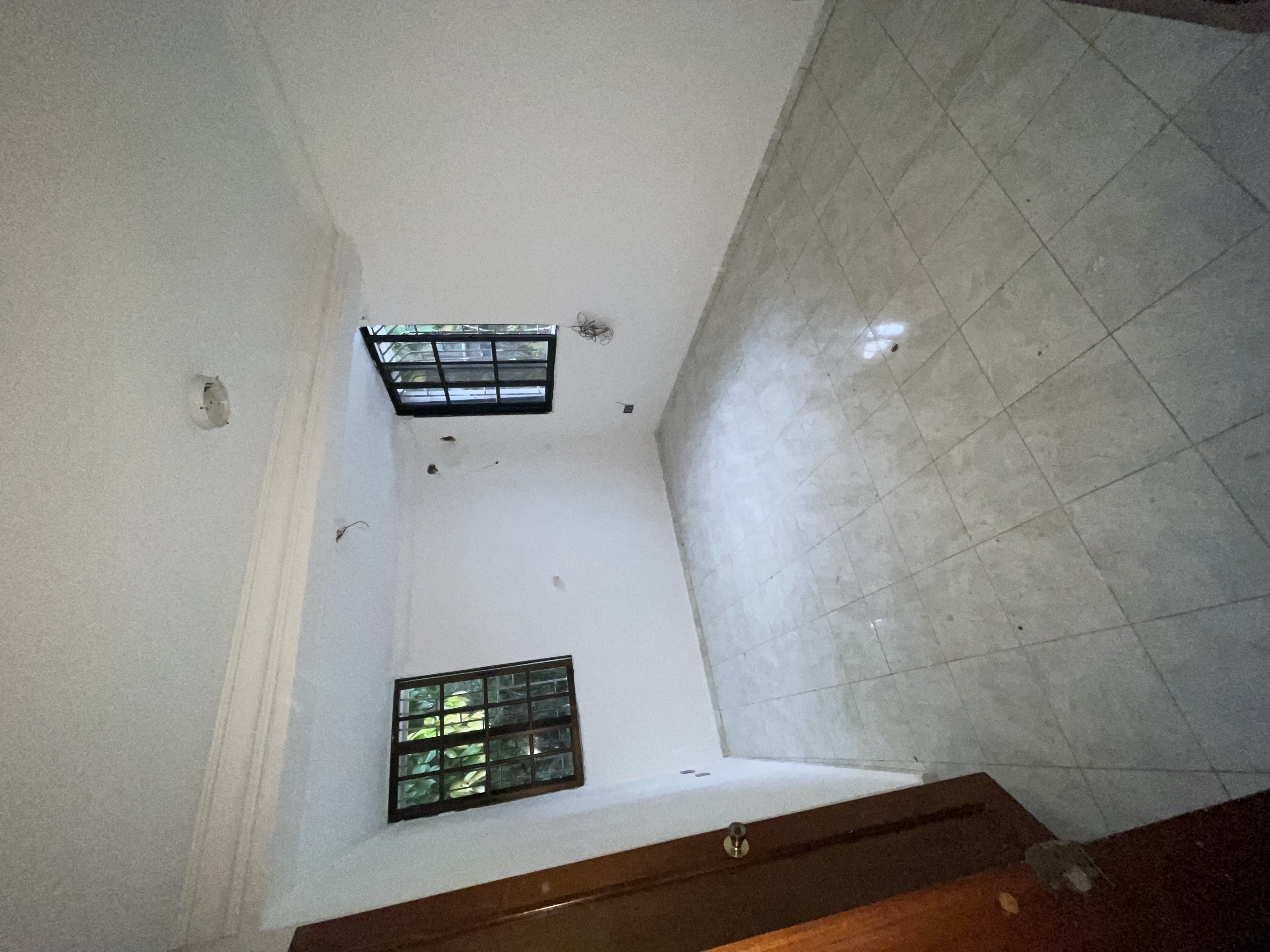 casas - SE ALQUILA CASA PRÓXIMO A LA AVE. 27 de FEBRERO 2