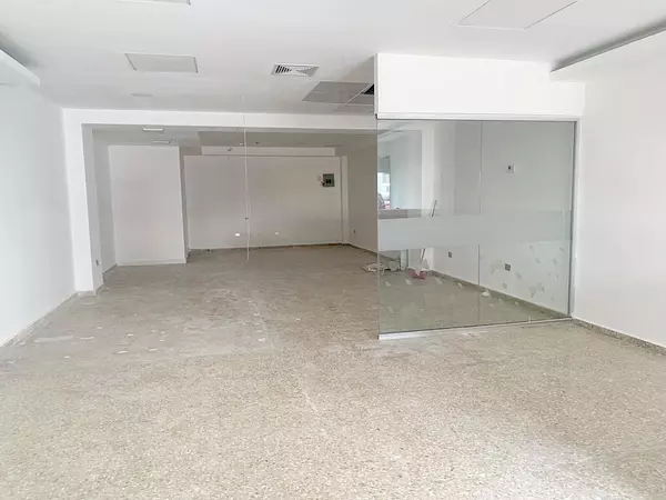 oficinas y locales comerciales - Local en Naco Primer nivel 7