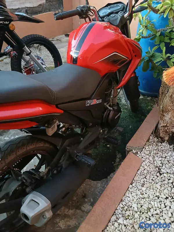 motores y pasolas - Loncin Cr1S Sport Naked  200cc modelo 2023 5
