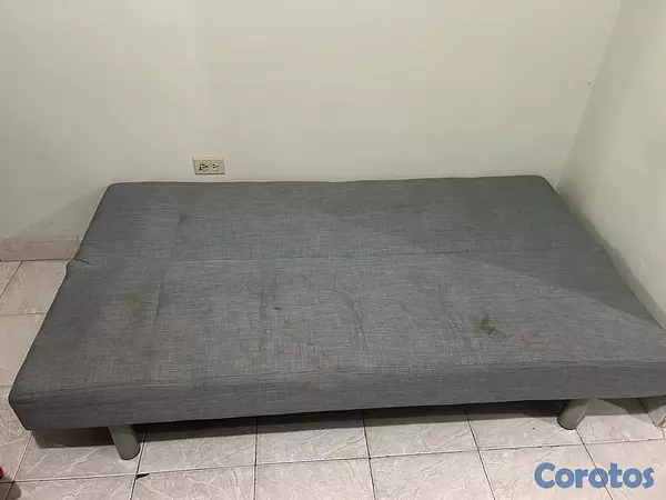 muebles y colchones - Sofá cama gris funcional en buen estado – RD$8,500 negociable 2