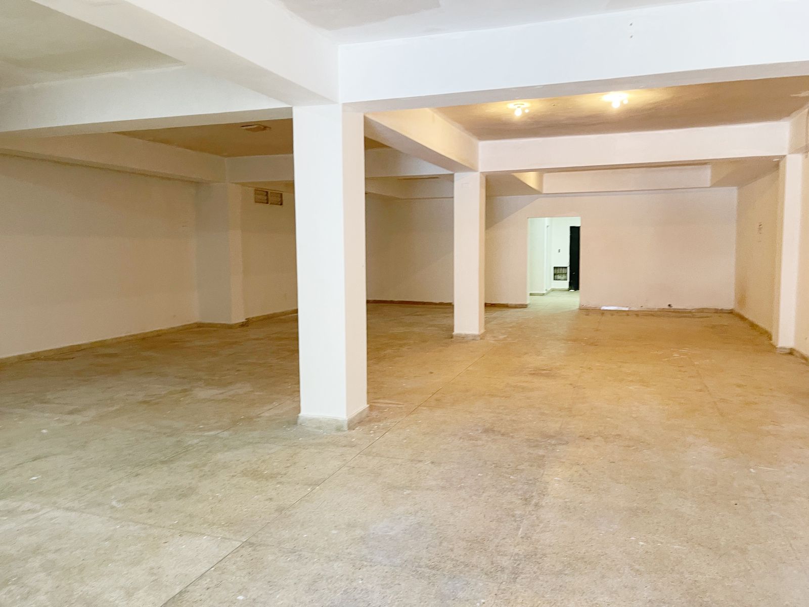 oficinas y locales comerciales - Alquiler local amplio primer nivel  1