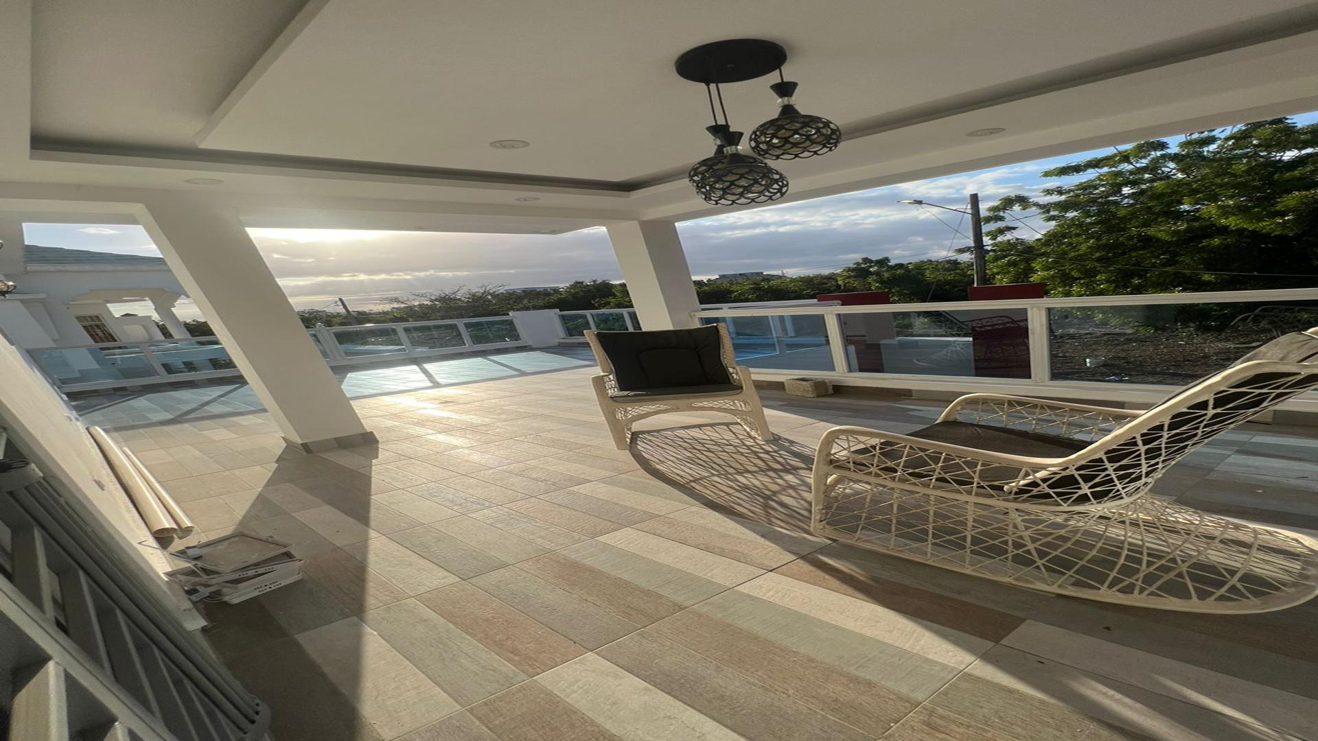 casas - Venta de hermosa casa de 3 niveles en la autopista de san Isidro brisa oriental 3