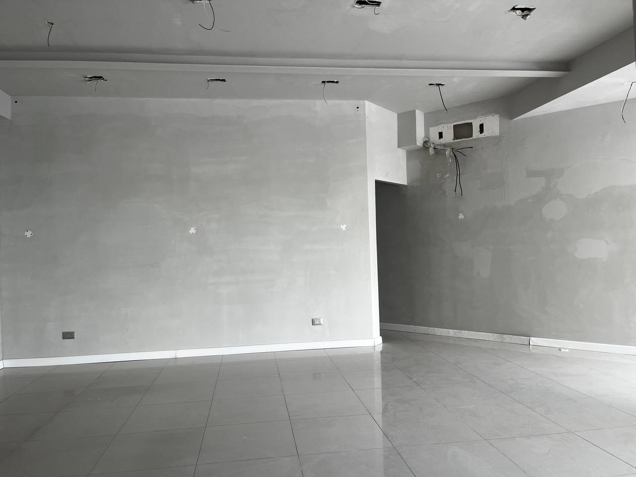 oficinas y locales comerciales - Local comercial en alquiler en Piantini  2