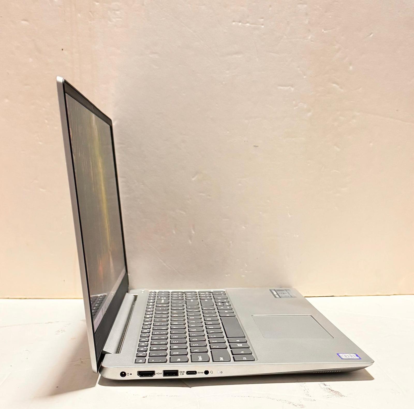 computadoras y laptops - Laptop Lenovo IdeaPad 330s 15,6" FHD, i5 8th gen 4