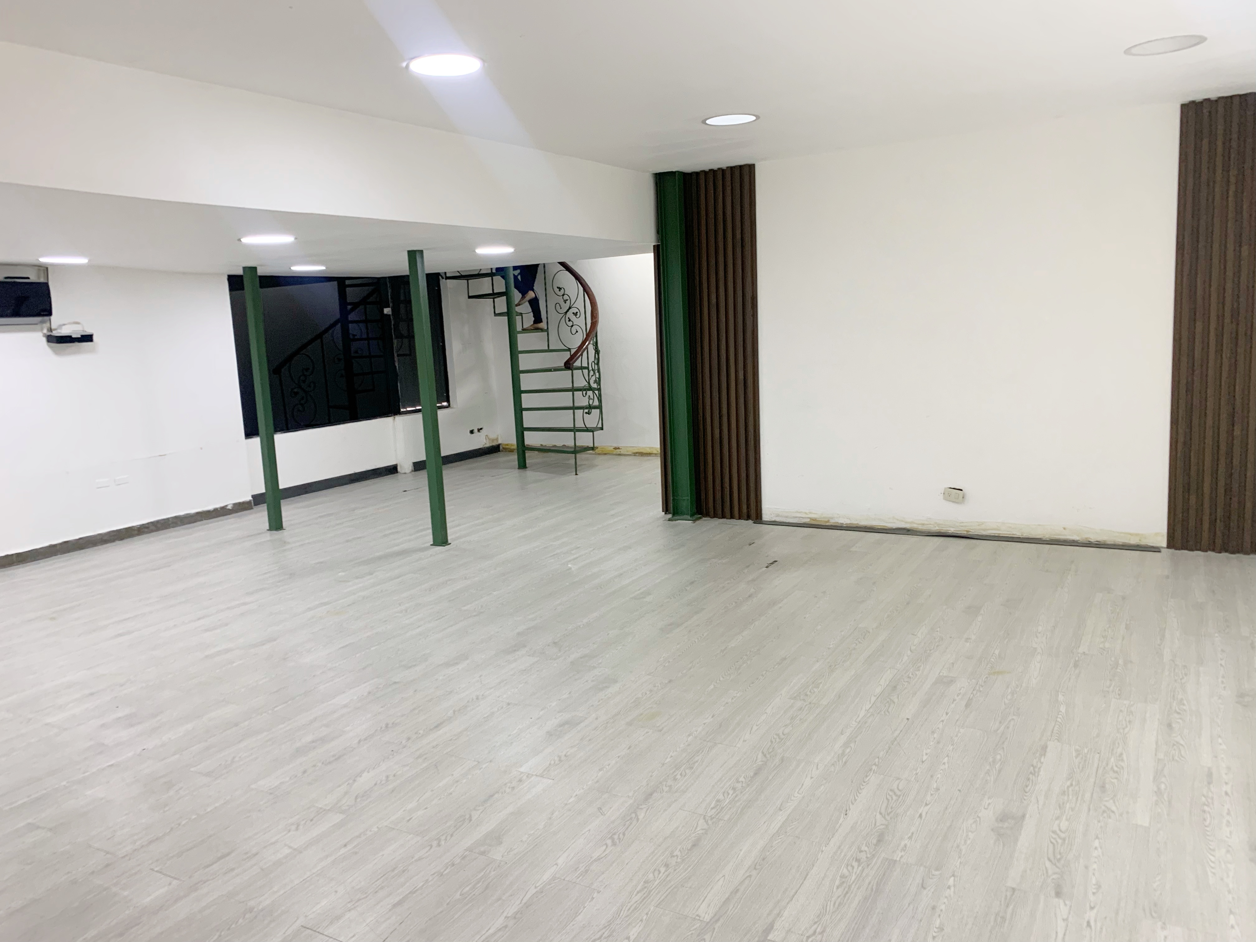 oficinas y locales comerciales - Local en Piantini  5