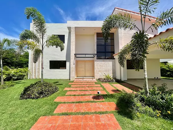 casas vacacionales y villas - VENTA DE VILLA NUEVA 5 HABITACIONES – JUAN DOLIO 2