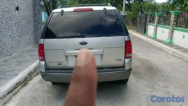jeepetas y camionetas - ford Explorer 2005 gas y gasolina  2