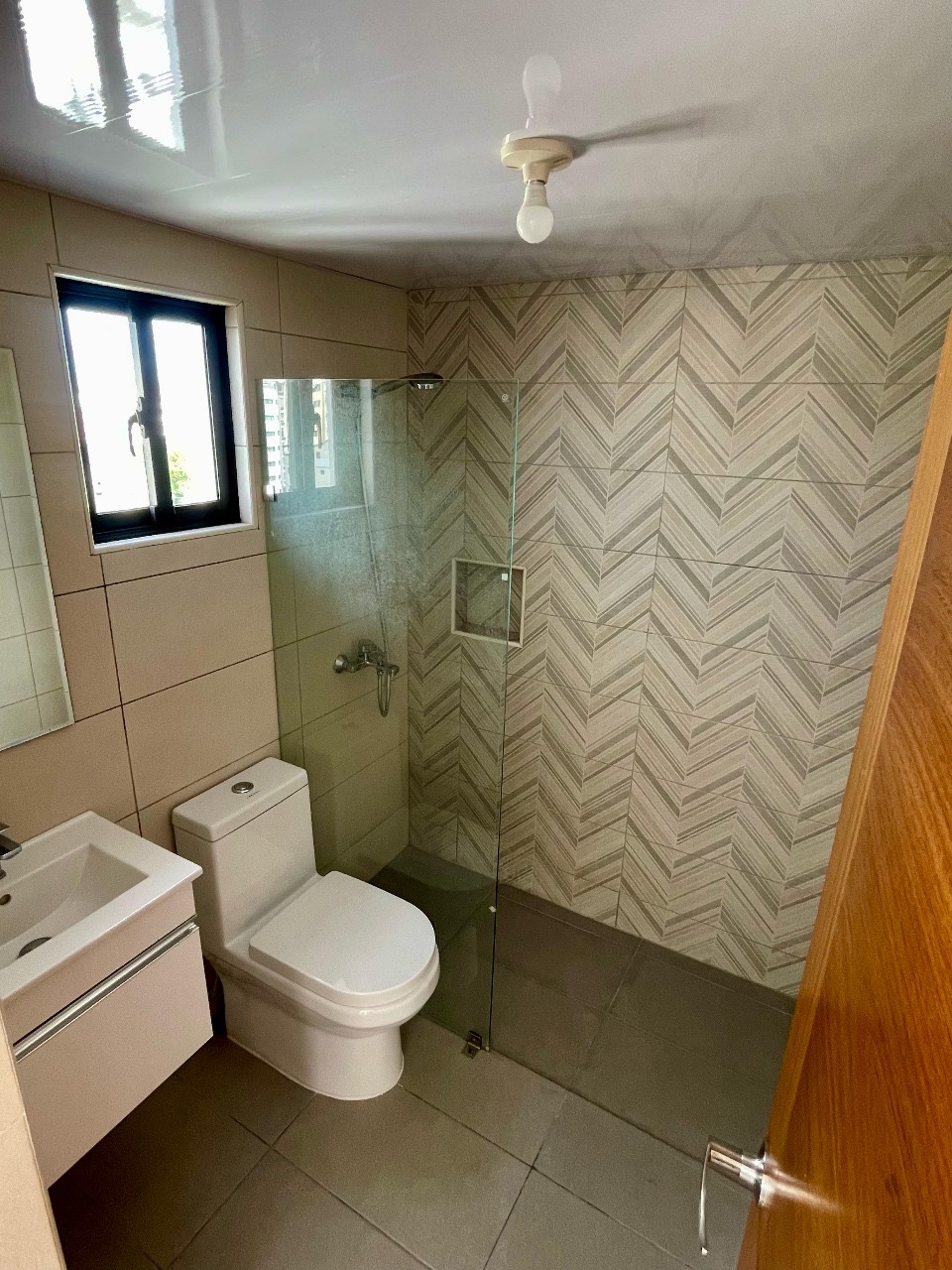 apartamentos - Alwuilo Evaristo morales dos hab 2.5 baños dos par 8